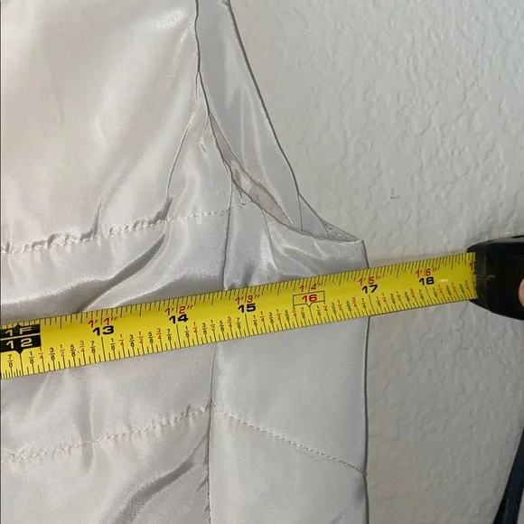 🎱Buckle day trip cream puffer vest! - Picture 5 of 8